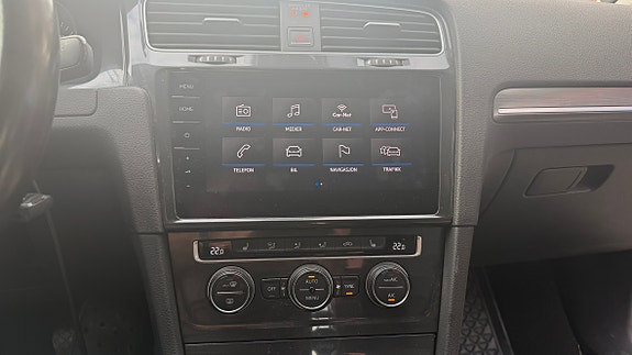 Volkswagen e-Golf VII 9 of 12