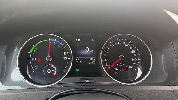 Volkswagen e-Golf VII 8 of 12