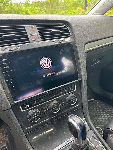 Volkswagen e-Golf VII 5 of 12