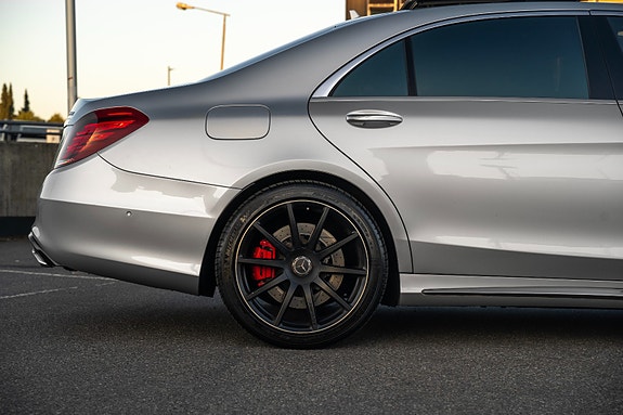 Mercedes-Benz S63 13 of 30