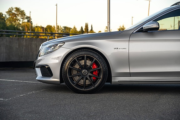 Mercedes-Benz S63 8 of 30