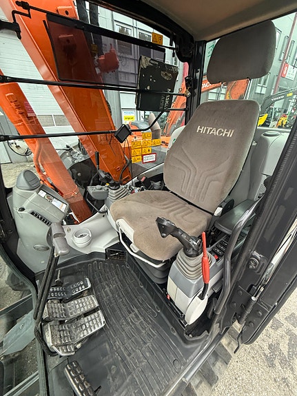 Hitachi ZX85US-6 steg 5 motor. 10 of 18