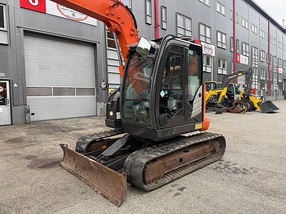 Hitachi ZX85US-6 steg 5 motor. 2 of 18