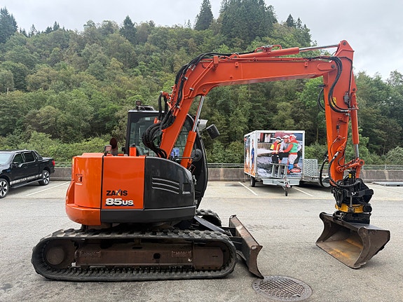 Hitachi ZX85US-6 steg 5 motor. 4 of 18