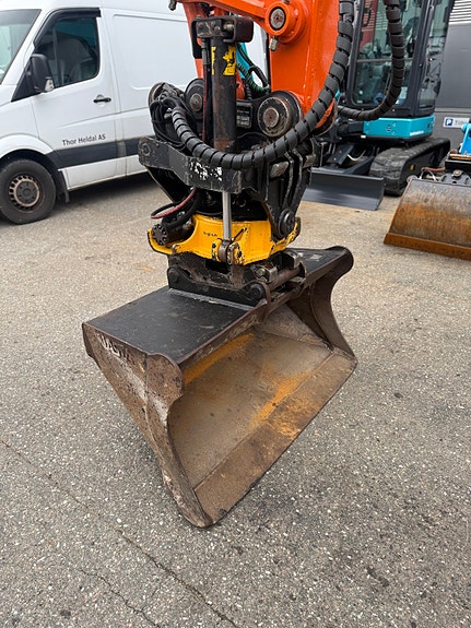 Hitachi ZX85US-6 steg 5 motor. 11 of 18