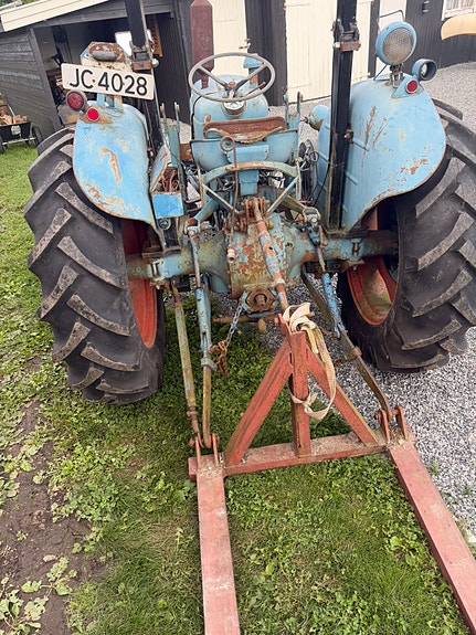 Ford Super Dexta 6 of 14