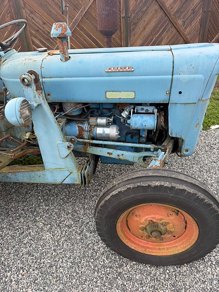 Ford Super Dexta 2 of 14