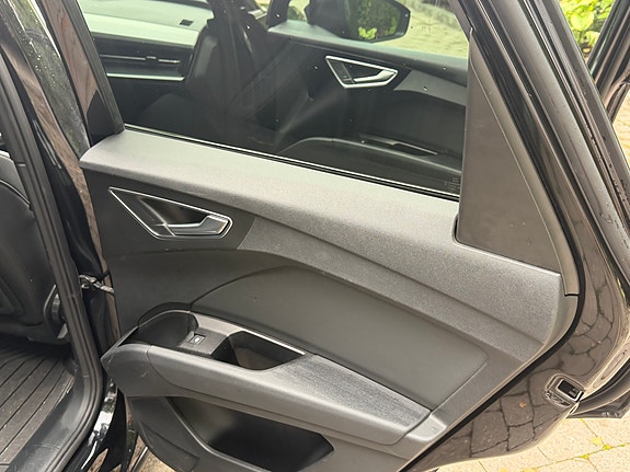 Audi Q4 e-tron 18 of 27