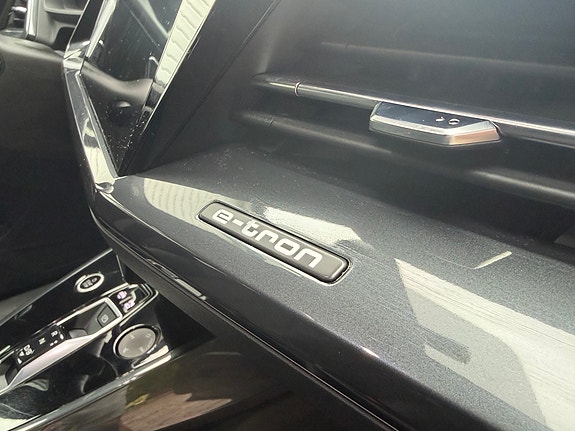 Audi Q4 e-tron 17 of 27