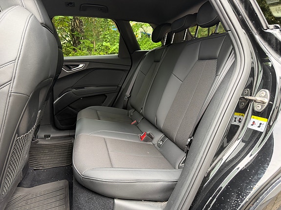 Audi Q4 e-tron 26 of 27
