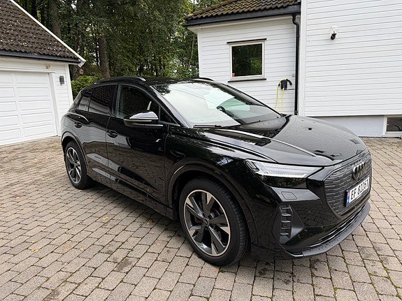 Audi Q4 e-tron 3 of 27