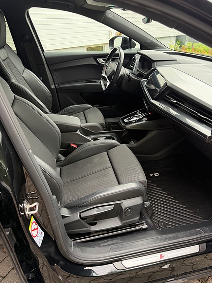 Audi Q4 e-tron 13 of 27