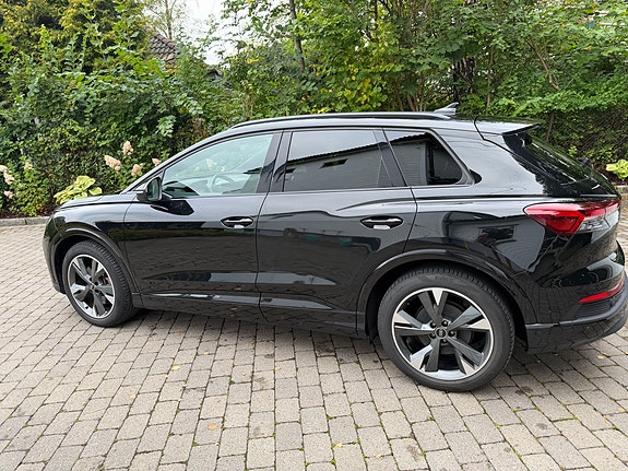 Audi Q4 e-tron 6 of 27