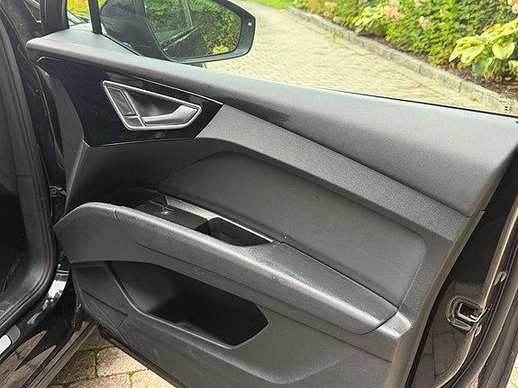 Audi Q4 e-tron 25 of 27