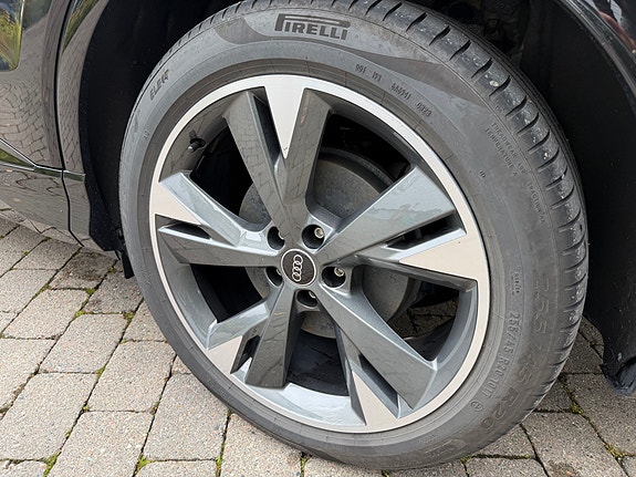Audi Q4 e-tron 27 of 27