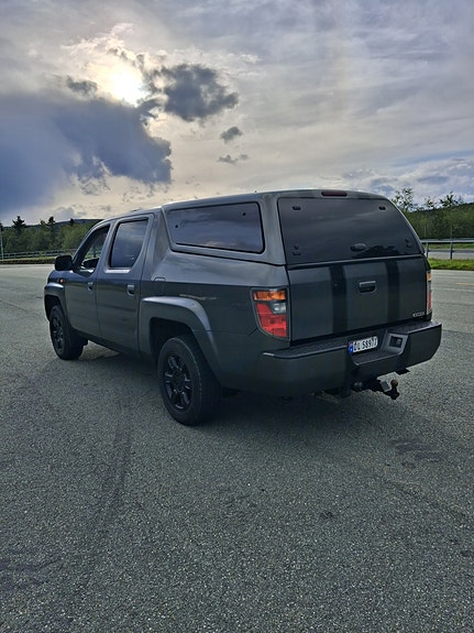 Honda Ridgeline 4 of 17