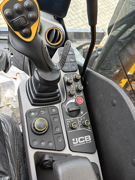 JCB 145XR Steg5 6 of 8