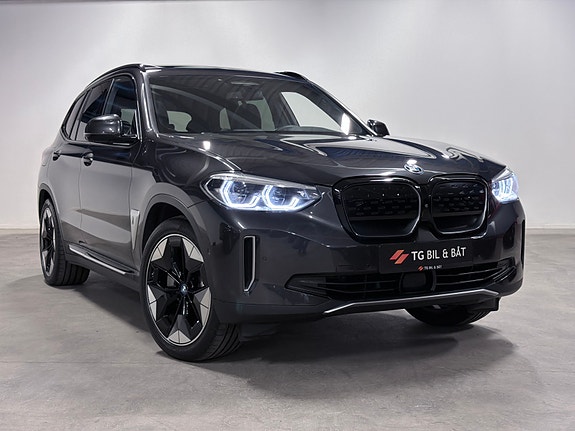 BMW iX3 2 of 30