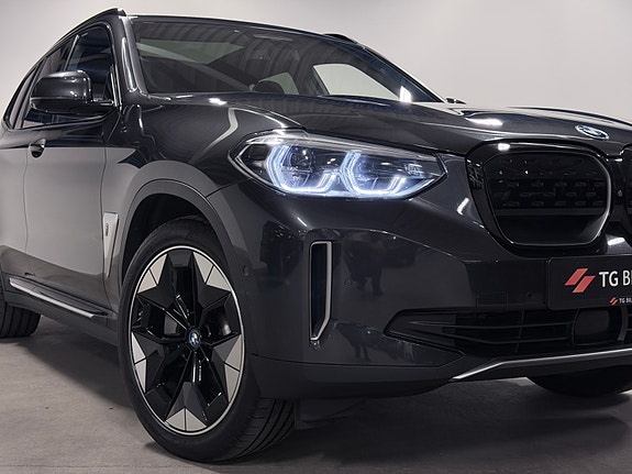 BMW iX3 9 of 30