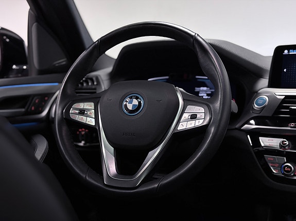 BMW iX3 20 of 30