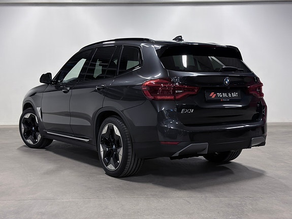 BMW iX3 8 of 30