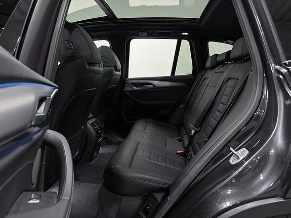 BMW iX3 16 of 30