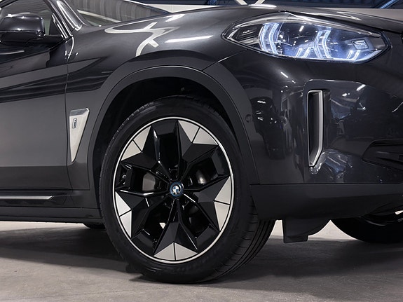 BMW iX3 11 of 30