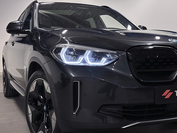 BMW iX3 10 of 30