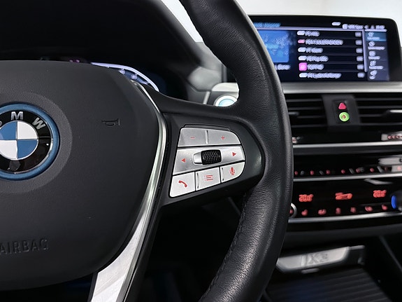 BMW iX3 25 of 30