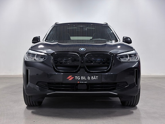 BMW iX3 3 of 30