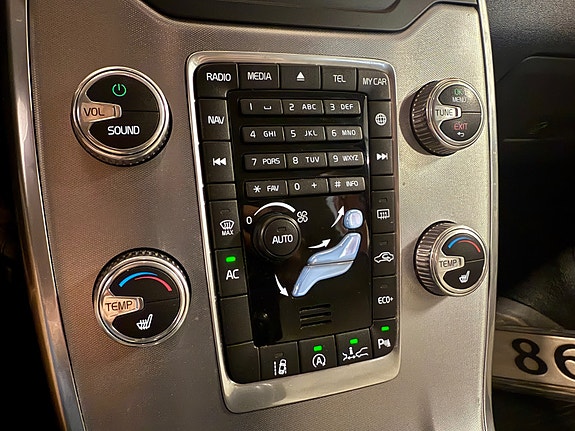 Volvo V70 18 of 30