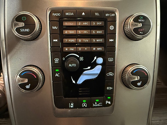 Volvo V70 15 of 30