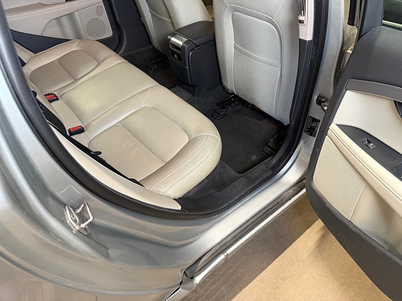Volvo V70 30 of 30