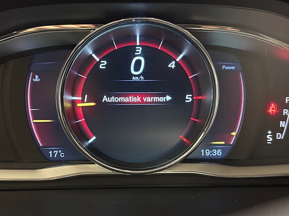 Volvo V70 10 of 30