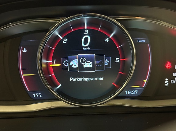 Volvo V70 13 of 30