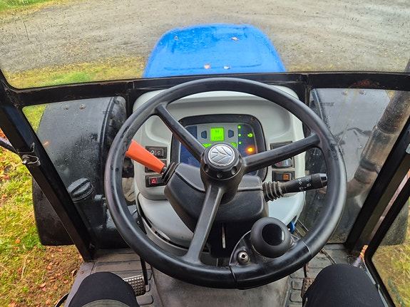 New Holland T4040 7 of 9