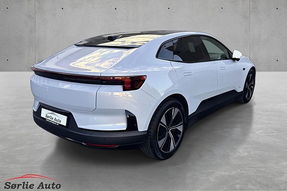 Polestar 4 8 of 30