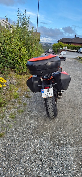 KTM 1290 Super Duke GT 13 of 16