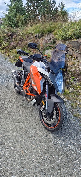 KTM 1290 Super Duke GT 9 of 16