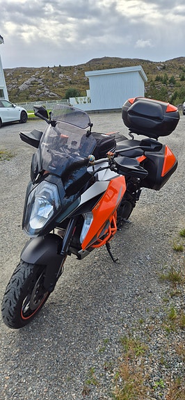 KTM 1290 Super Duke GT 11 of 16