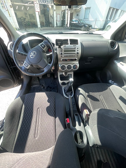 Toyota Urban Cruiser 3 of 20