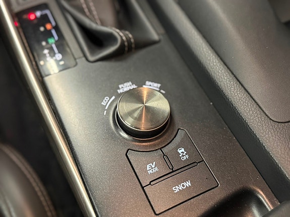 Lexus IS300h 24 of 25