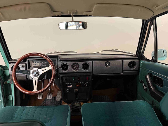 Volvo 142 23 of 28