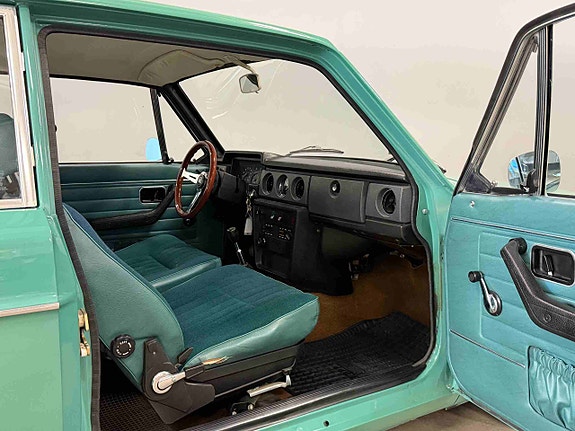 Volvo 142 21 of 28