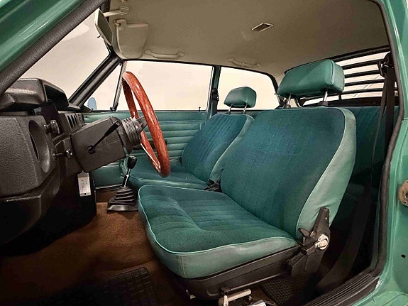 Volvo 142 16 of 28