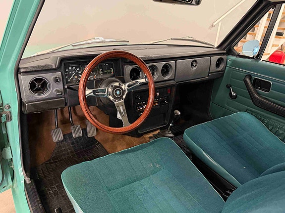Volvo 142 24 of 28