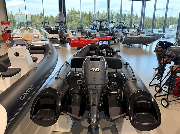 Topp utstyrt Grand G380 UBE m/Yamaha F40 - Vinterlagring inkludert 2 of 17