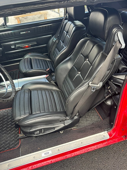 Ford Fairlane 11 of 23