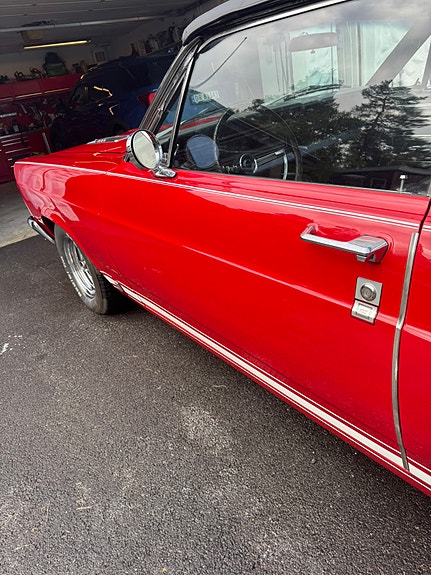 Ford Fairlane 9 of 23