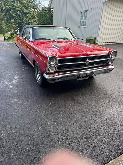 Ford Fairlane 2 of 23